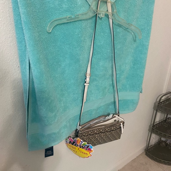 DKNK New Crossbody Bag - Picture 3 of 6